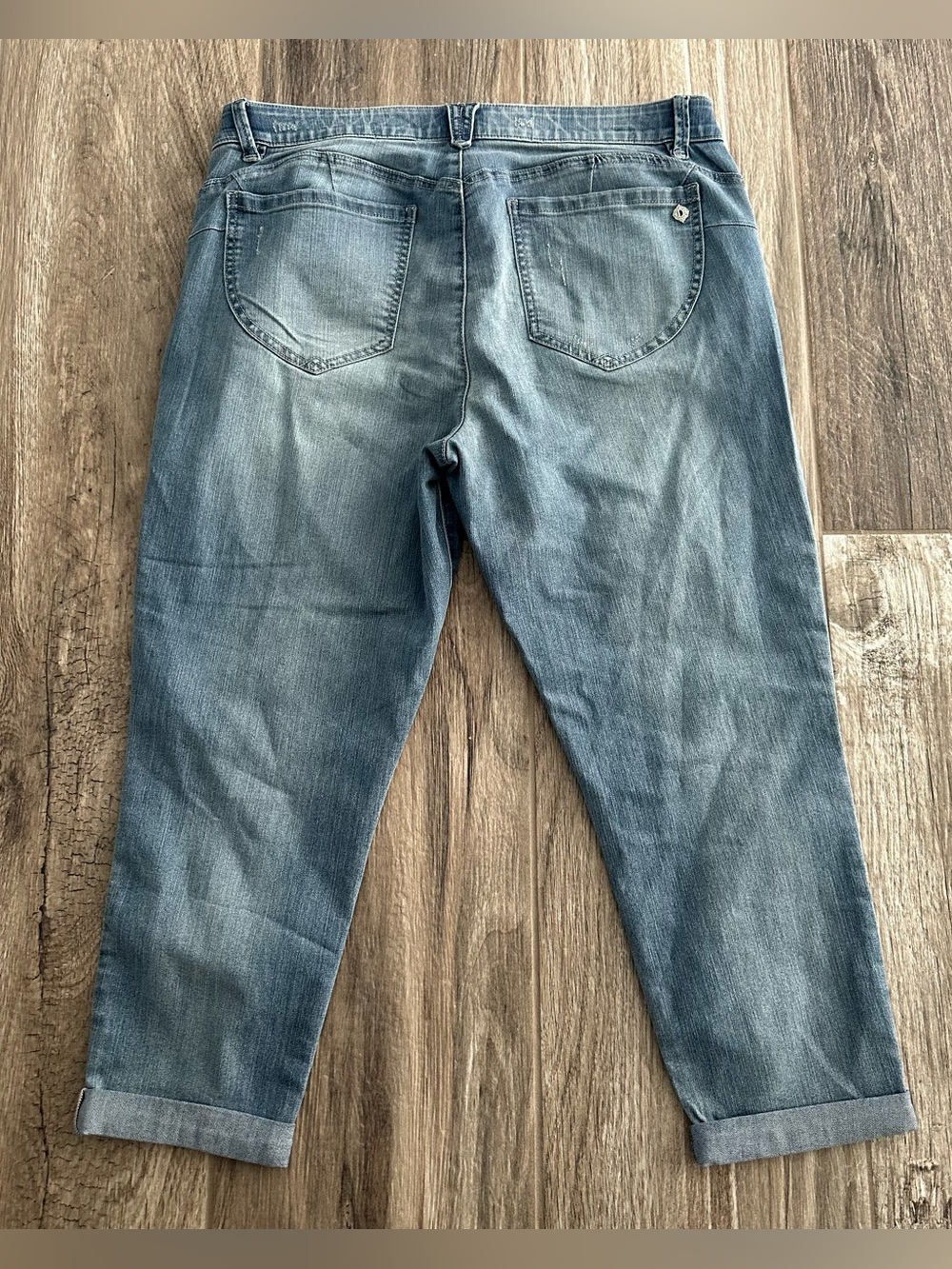 Democracy Medium Blue Cropped Roll-Cuff Jeans - Picture 4 of 6